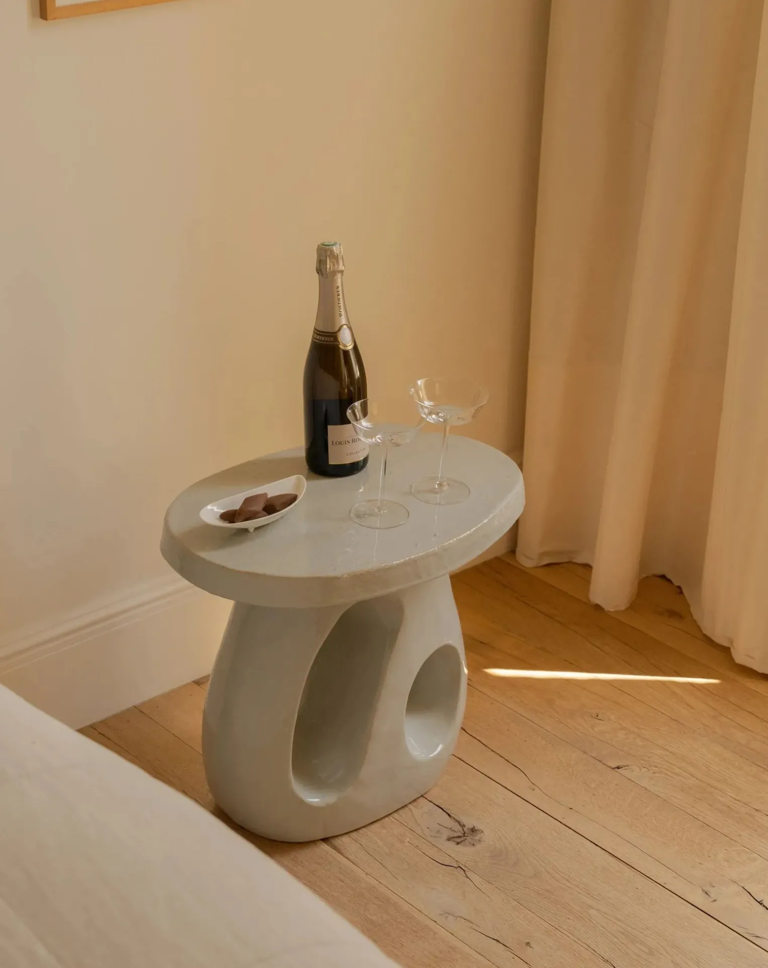 Amé 10 side table