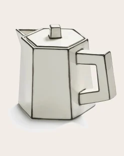 Carte blanche teapot