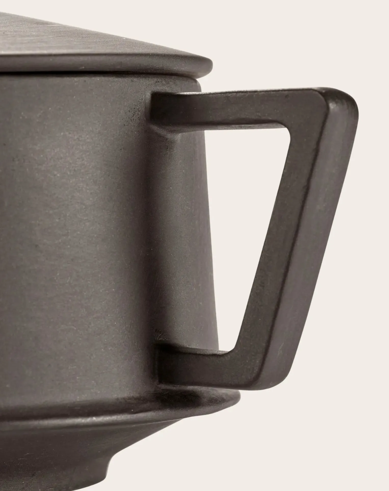 Dune teapot, Kelly Wearstler