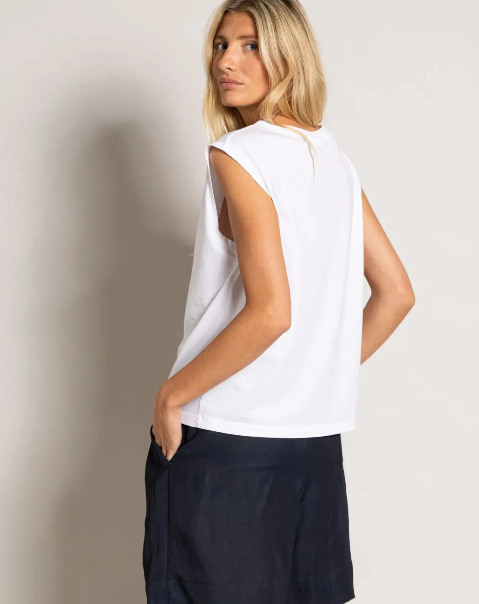 Freja organic cotton sleeveless T-shirt