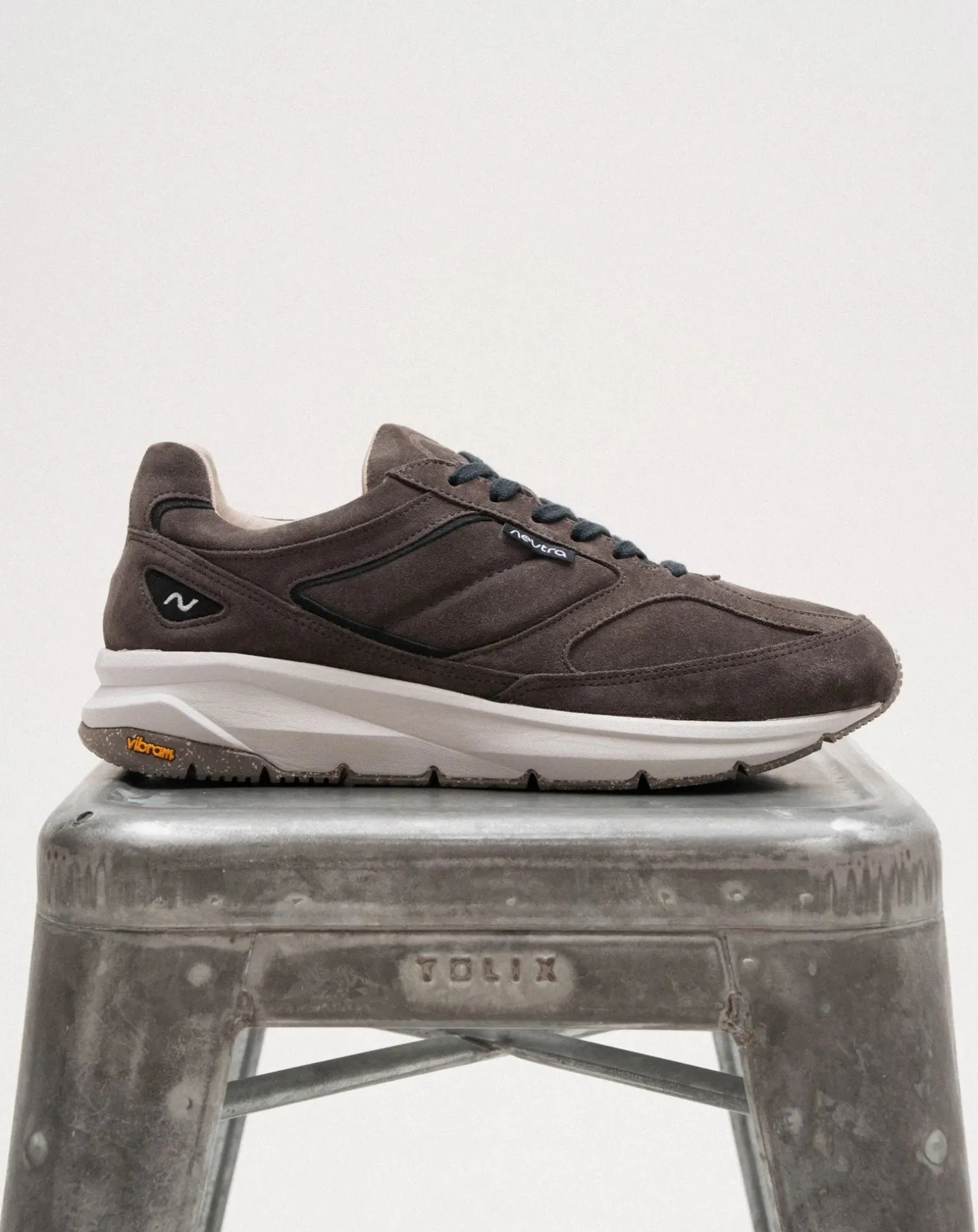 Hakone V.2 LX RV2002-615 Lace-up Sneakers