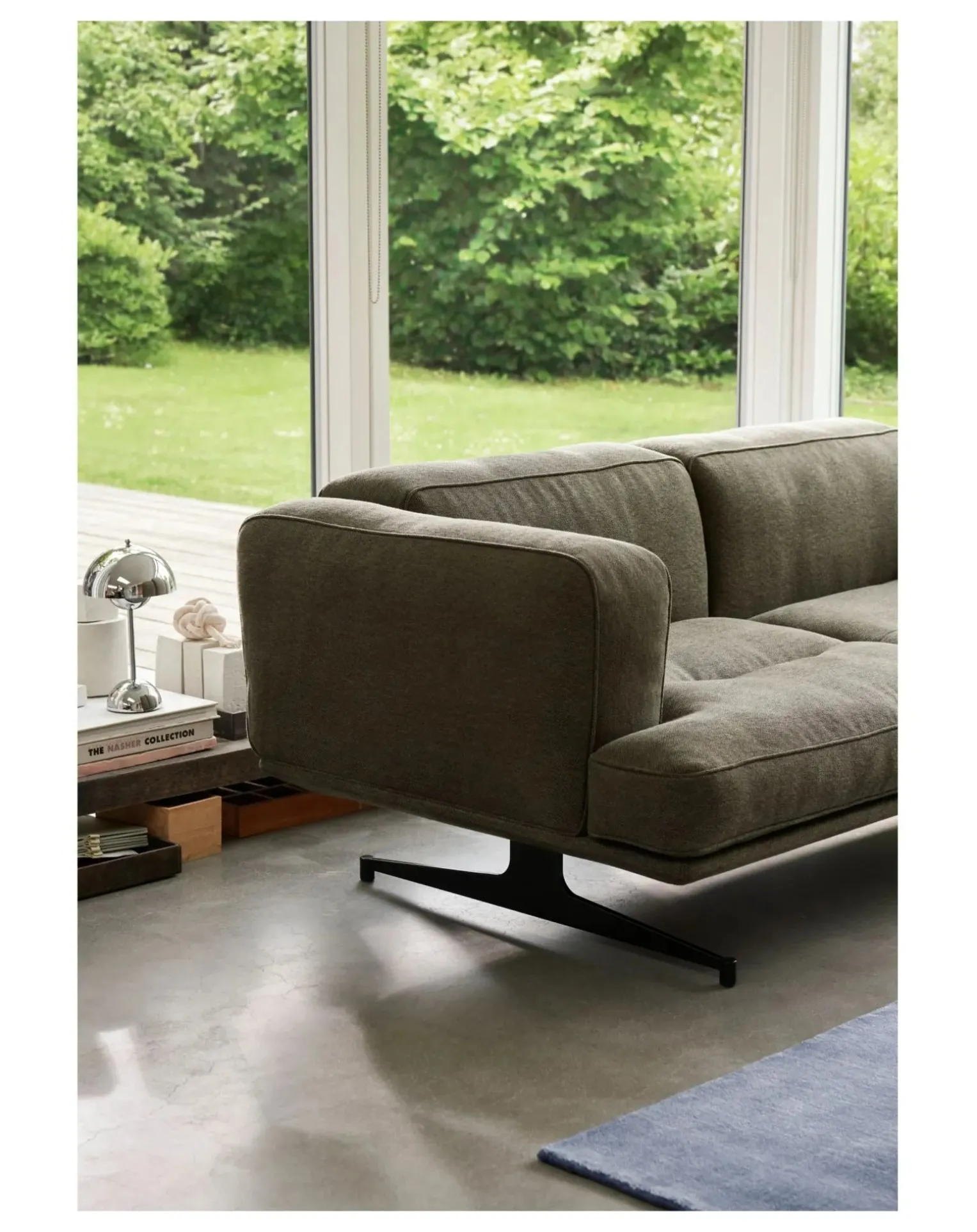 Inland AV22 2-Seater Sofa, Black Base
