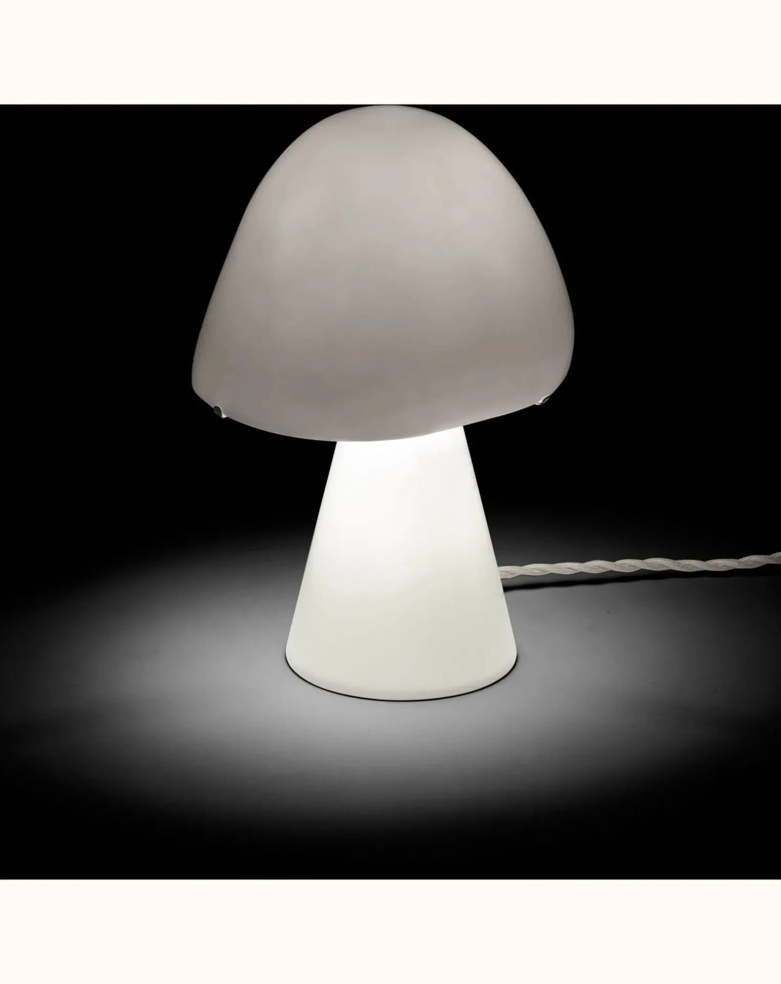 Joe N21 porcelain table lamp, Anita Le Grelle
