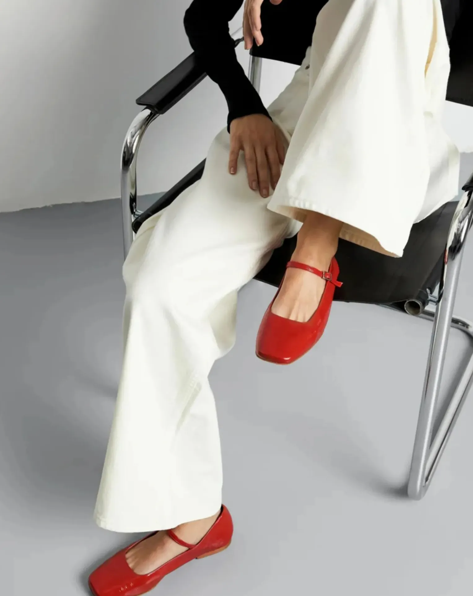 Julieta patent ballerinas