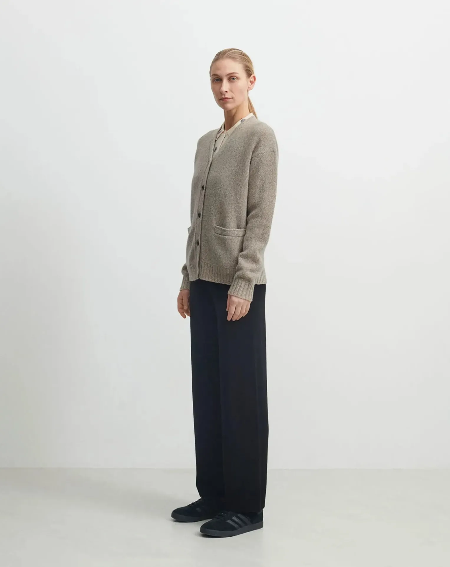 Lambswool Cardigan - Women's Collection