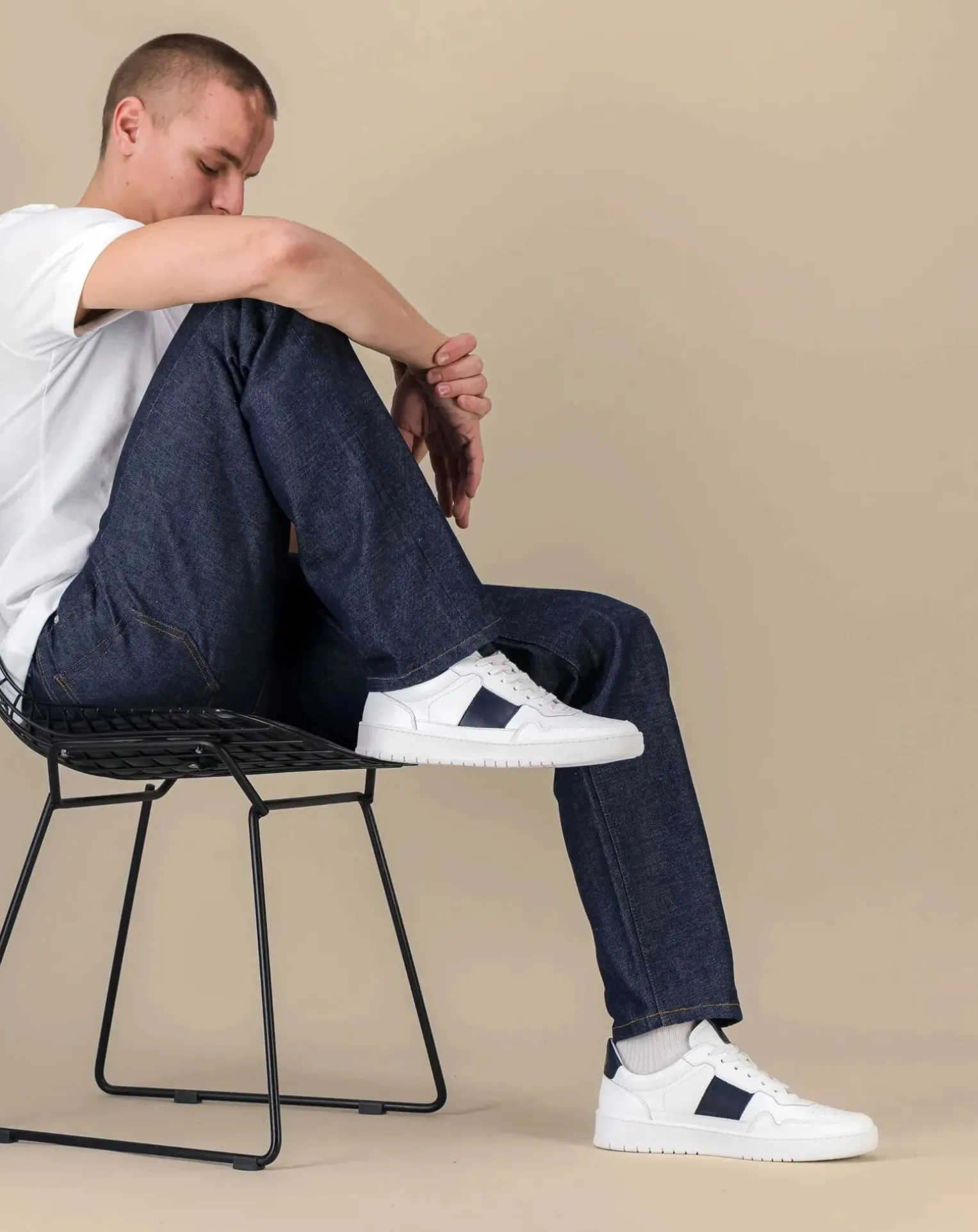 Low sneakers in grained leather