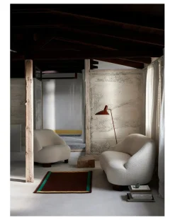 Margas LC3 2-Seater Sofa - Walnut Wood Legs