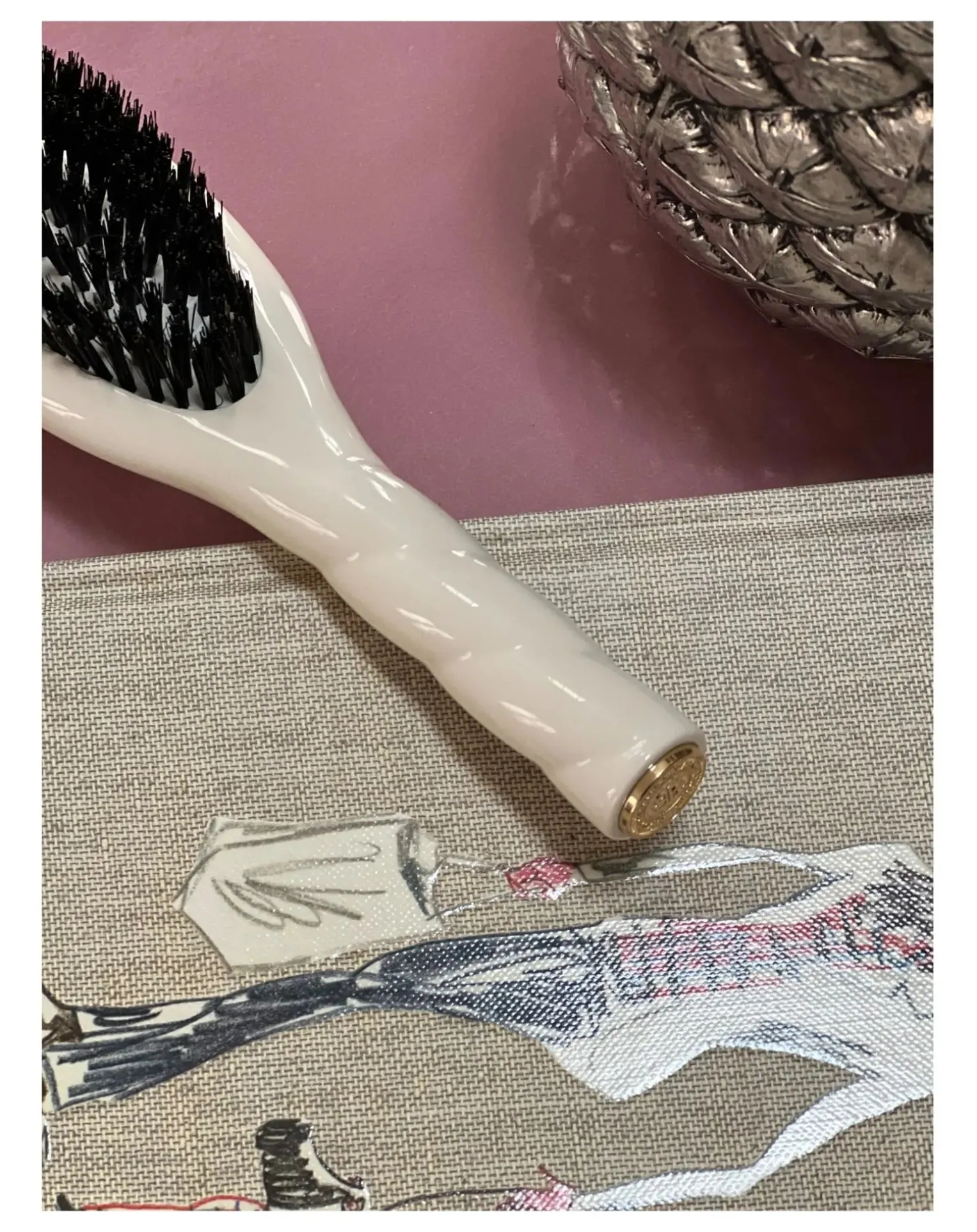 N°02 The Essential Petite Brush - Care & Detangling