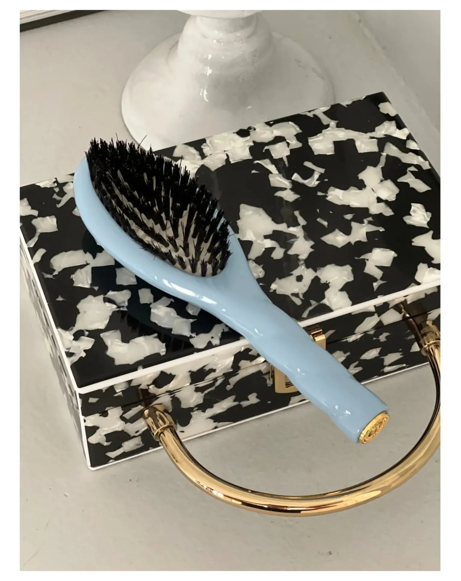 N°01 The Universal Petite Brush - Care & Shine