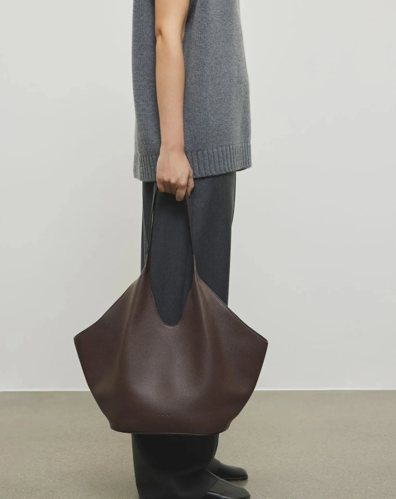 Phantom Tote handbag in grained leather