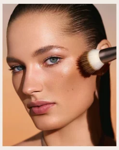 Solar Infusion soft-focus bronzer