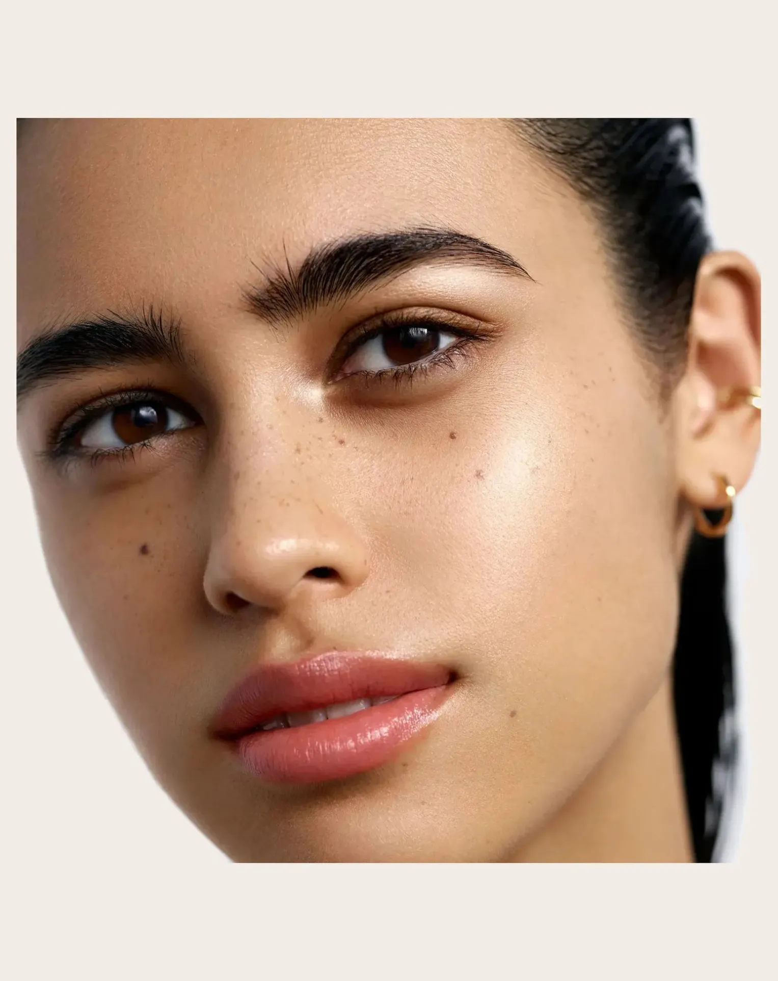 Solar Radiance moisturizing cream illuminator