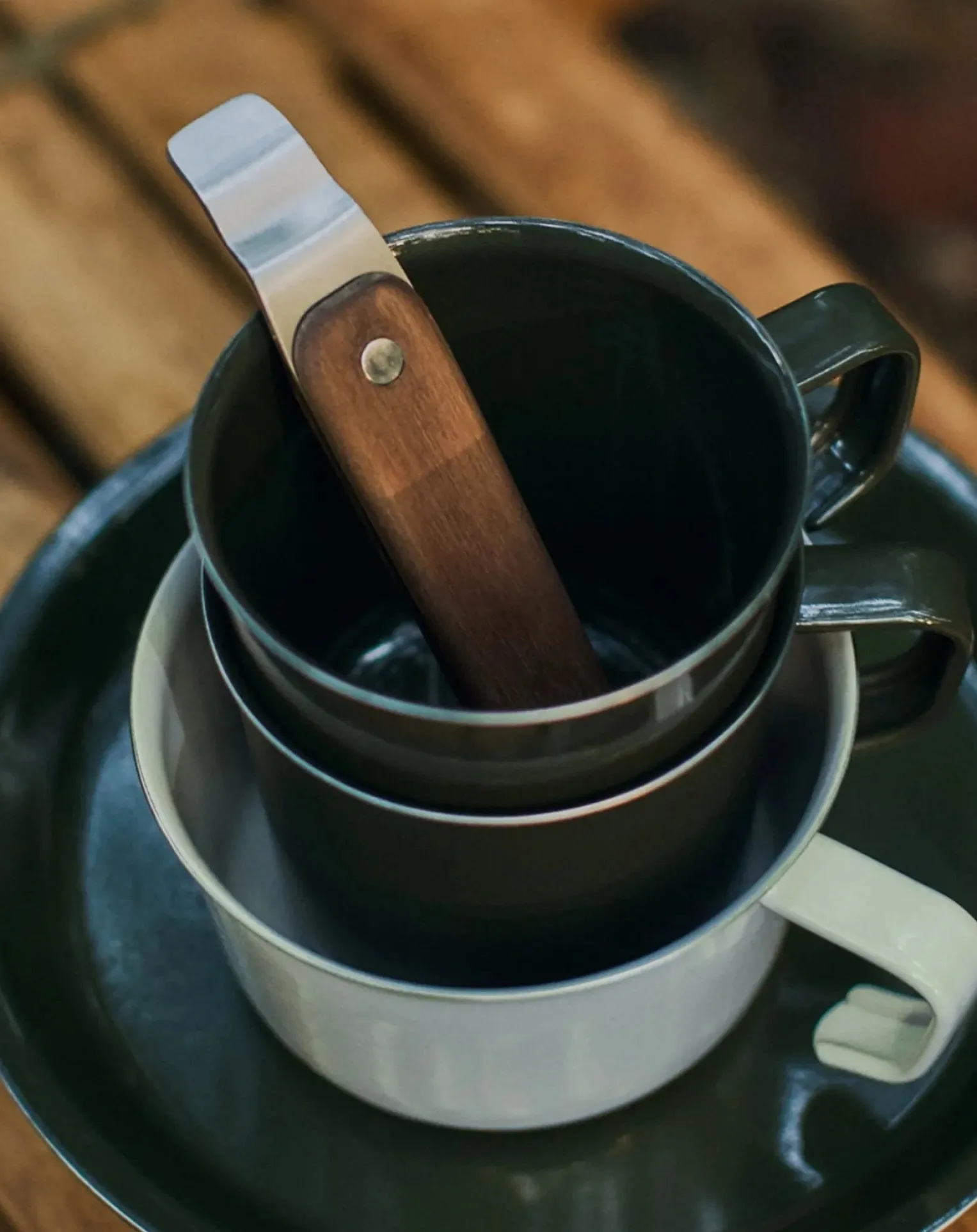 Tasse en émail Foris