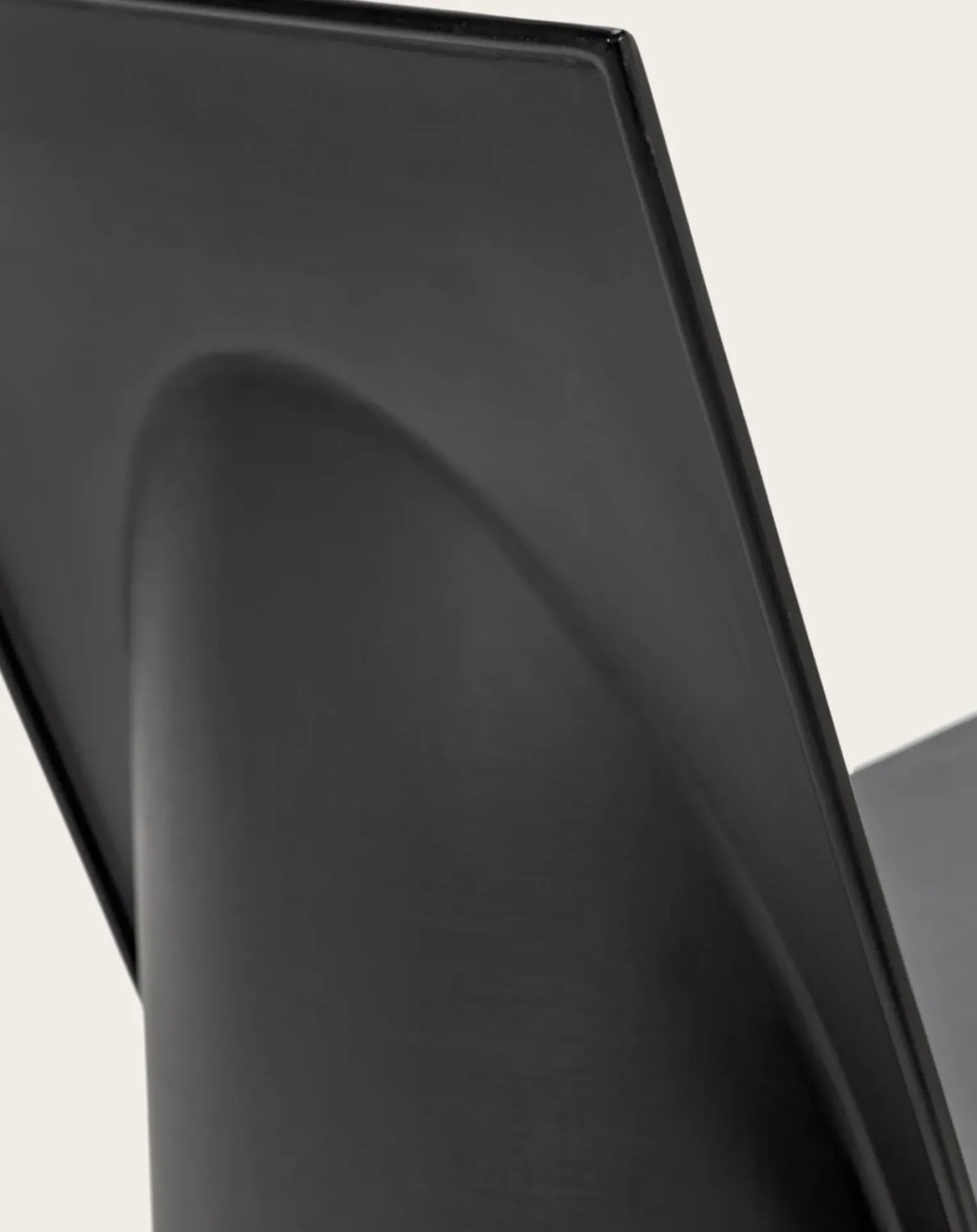 Valerie Easy Chair in Lacquered Steel