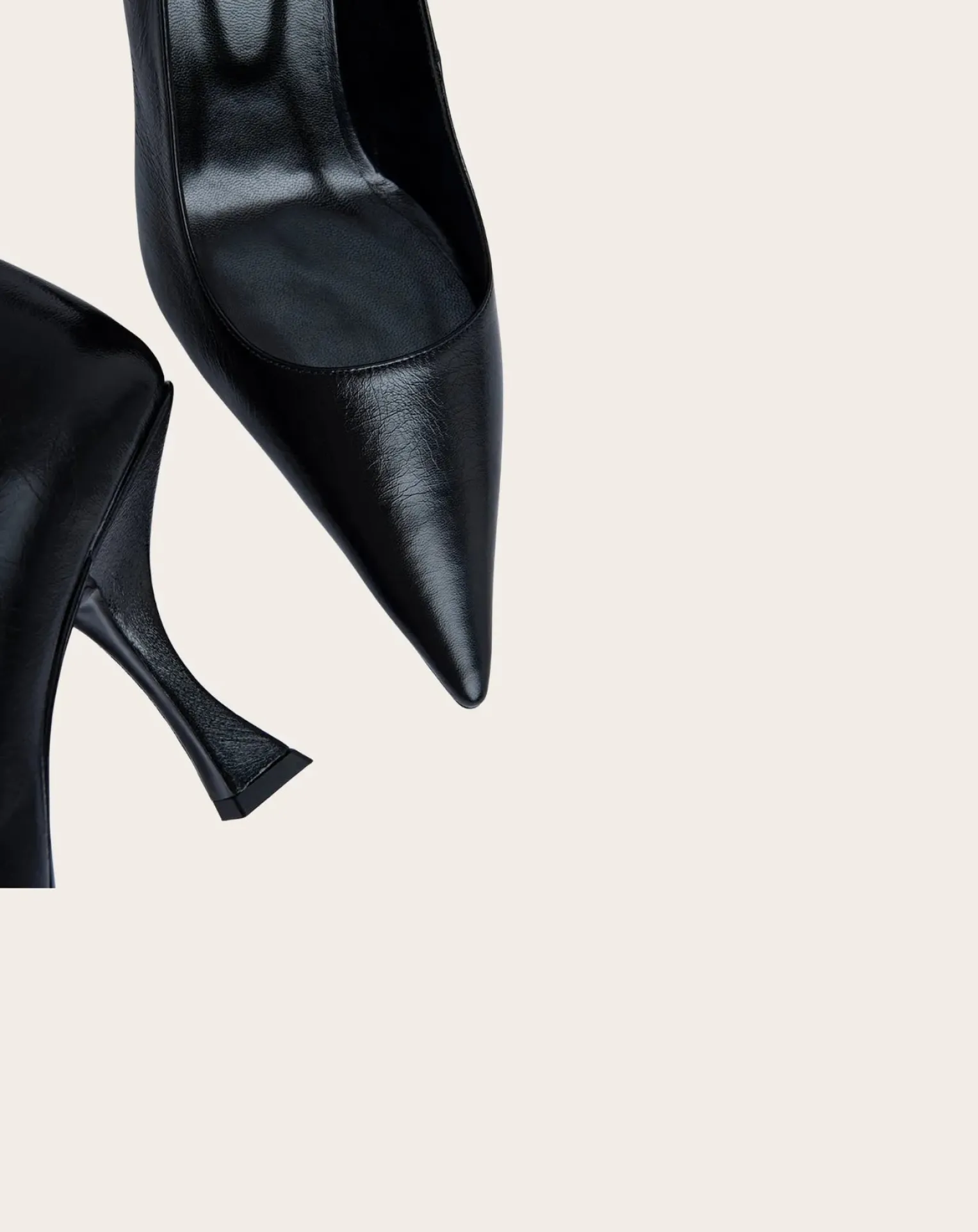 Viva Textured Leather pumps